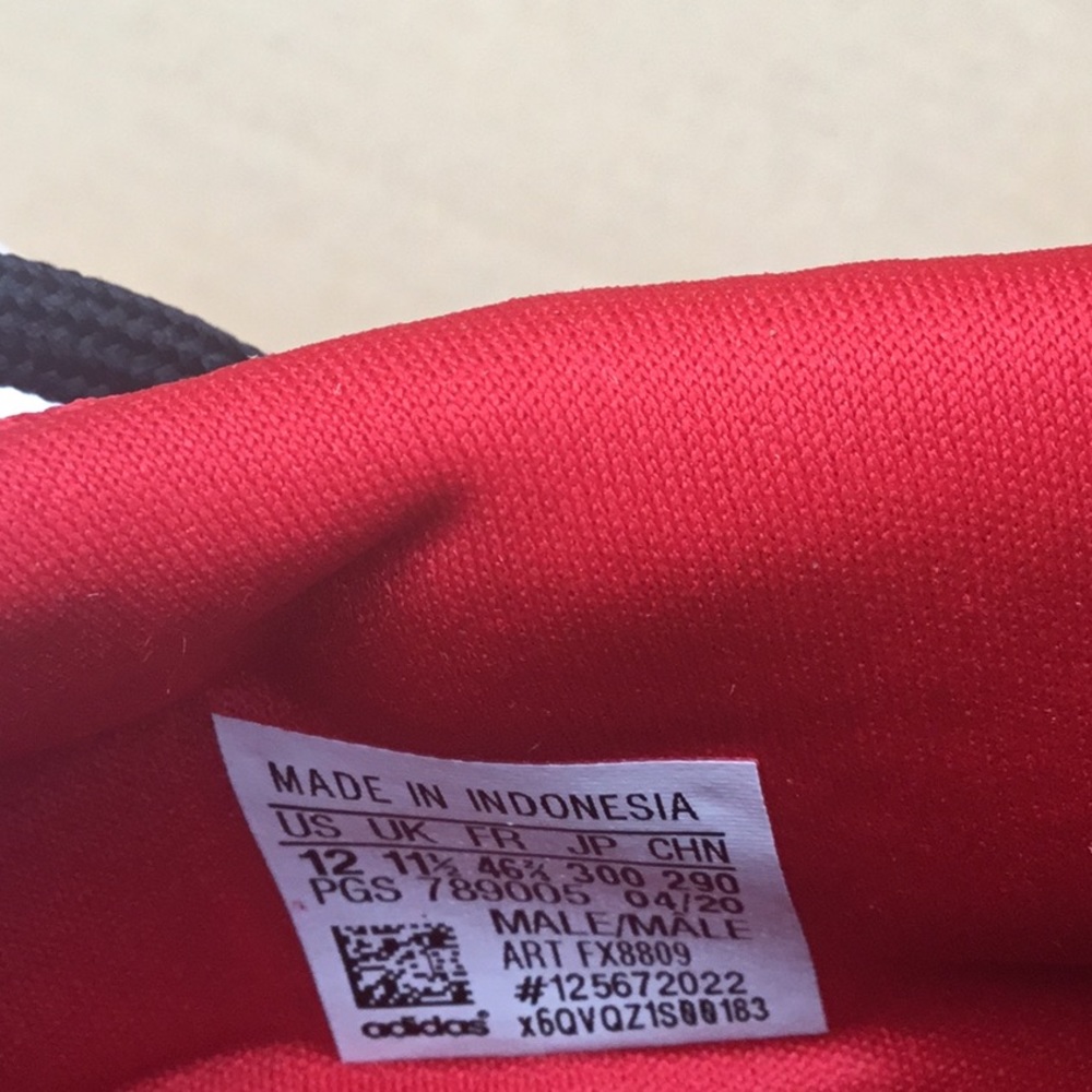 Red adidas sneakers - Picture 8 of 8
